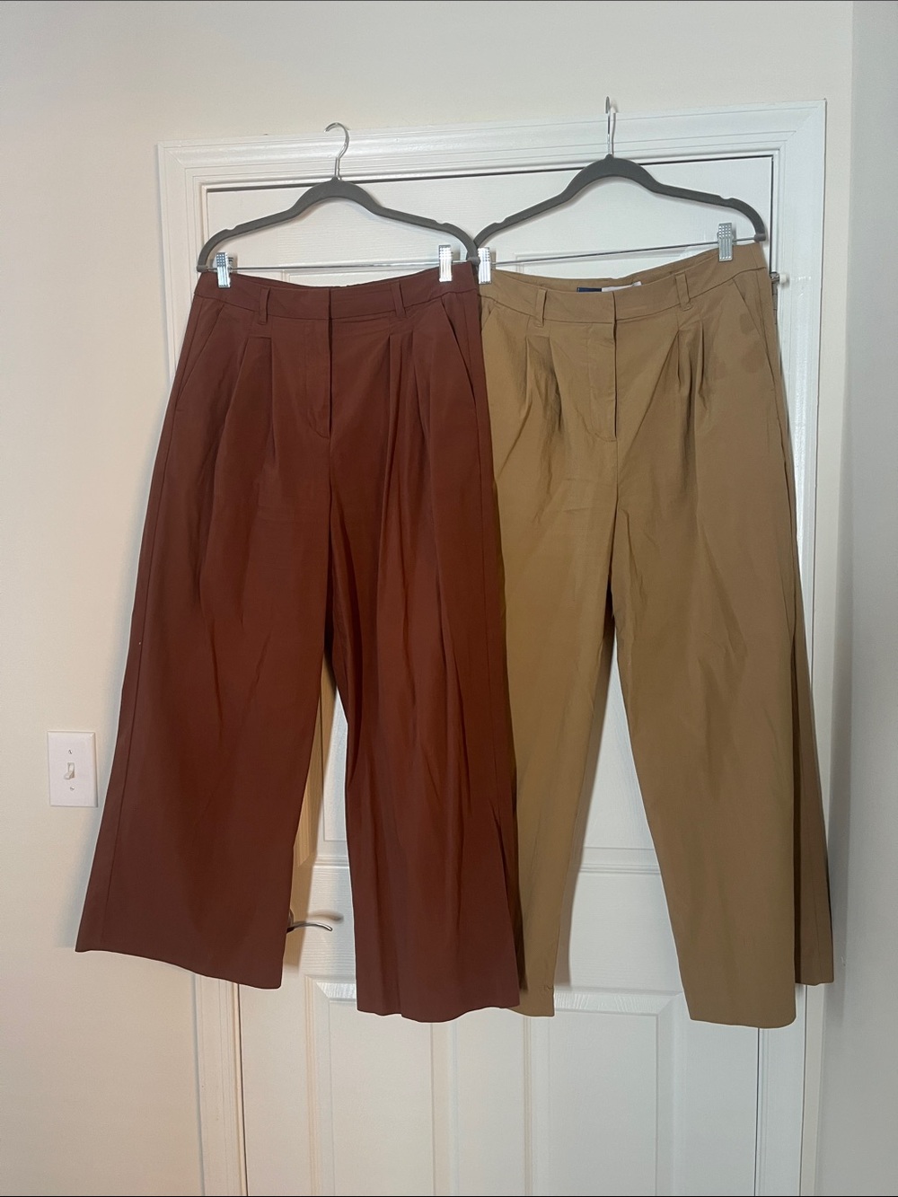 Two Pack Bundle of Old Navy Extra High Waisted Adjustable Waist Trousers